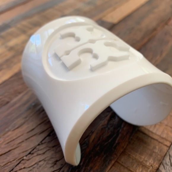 Tory Burch Cuff White lucite - Picture 5 of 15